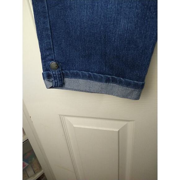 Gloria Vanderbilt Blue Denim Cuff Tab Pocket Capri Jeans. Size 8 - Picture 5 of 9